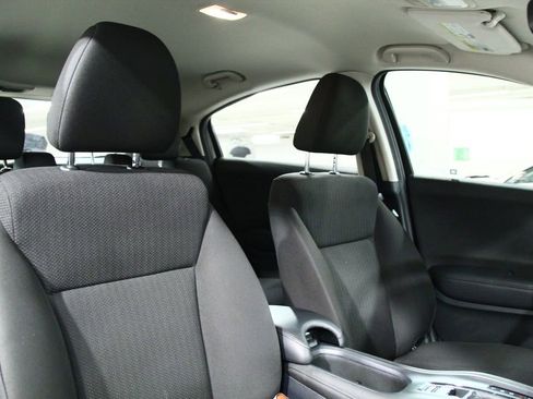 Used 2018 Honda HR-V LX image 24