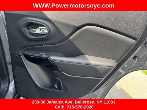 Used 2023 Jeep Cherokee Altitude Lux AWD/4WD image 26