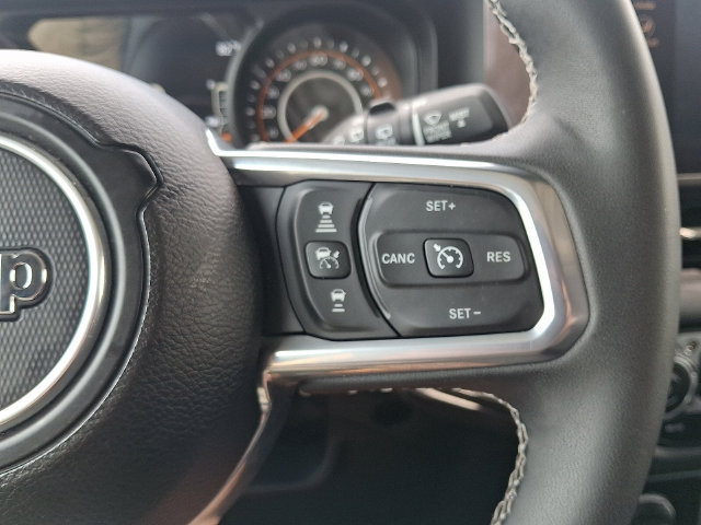 Used 2025 Jeep Wrangler Unlimited Sahara AWD/4WD image 22