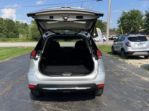 Used 2018 Nissan Rogue SV w/ Premium Package image 30