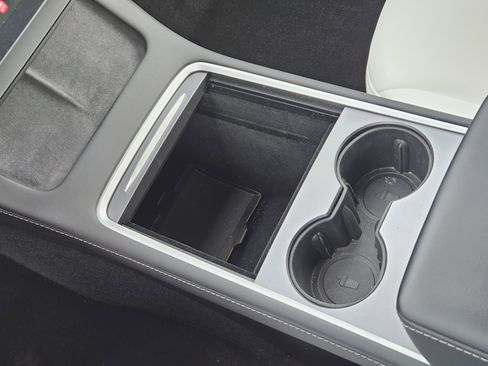 Used 2023 Tesla Model Y Long Range image 23