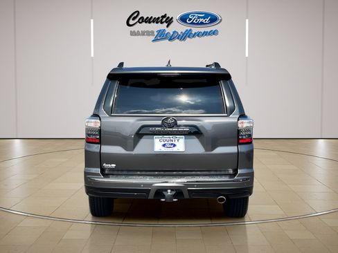 Used 2019 Toyota 4Runner Limited AWD/4WD image 4