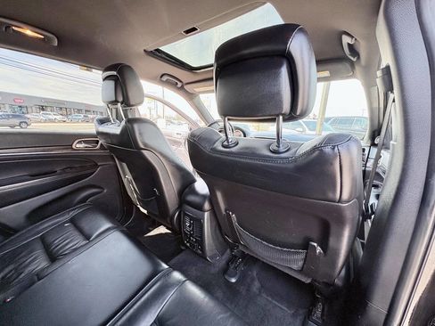 Used 2014 Jeep Grand Cherokee Limited w/ Trailer Tow Group IV image 31