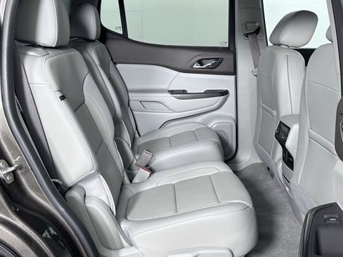 Used 2020 GMC Acadia SLT image 30