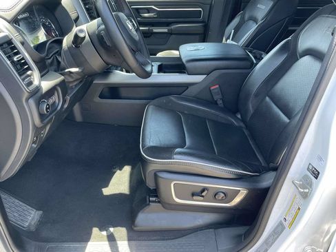 Used 2025 RAM 1500 Laramie AWD/4WD image 10
