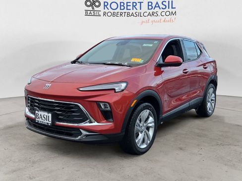 Used 2024 Buick Encore GX Preferred w/ Comfort Package image 1