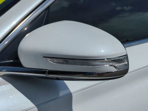 Used 2025 Genesis G70 2.5T image 11