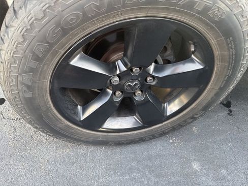 Used 2018 RAM 1500 Express w/ Black Ram 1500 Express Group image 9