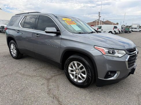 Used 2020 Chevrolet Traverse LT FWD image 3