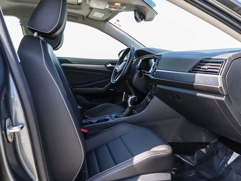 Used 2024 Volkswagen Jetta SE image 17