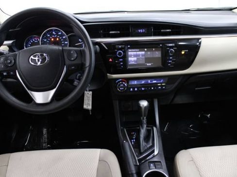 Used 2015 Toyota Corolla LE FWD image 2