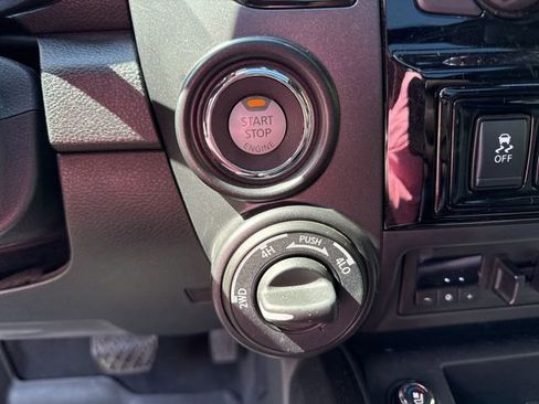 Used 2023 Nissan Titan PRO-4X w/ Pro-4x Convenience Package image 21