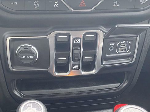 Used 2023 Jeep Gladiator Sport image 29