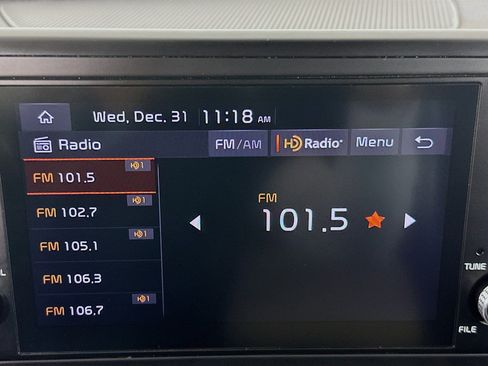 Used 2024 Kia Carnival LX image 21