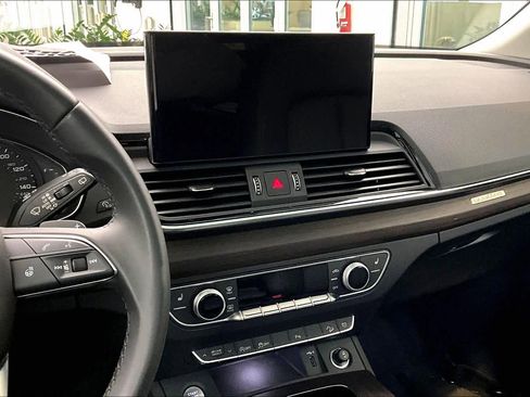 Used 2023 Audi Q5 2.0T Premium w/ Convenience Package image 6