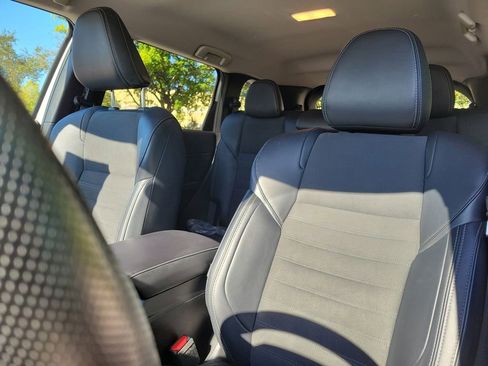 Used 2024 Mitsubishi Outlander SE image 26