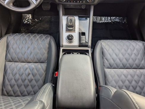 Used 2024 Mitsubishi Outlander SEL image 21