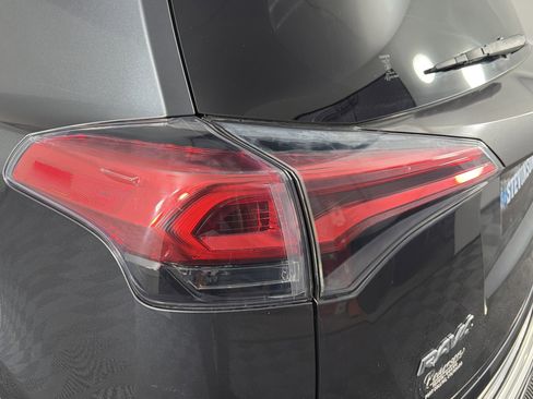 Used 2018 Toyota RAV4 Limited w/ Advanced Technology Package image 24