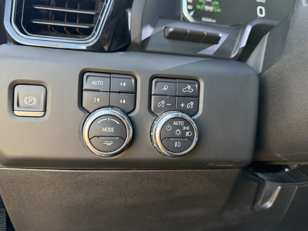 Used 2024 GMC Sierra 2500 AT4 w/ AT4 Premium Plus Package AWD/4WD image 47