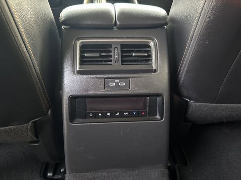 Used 2024 MAZDA CX-90 3.3 Turbo w/ Preferred Plus image 17