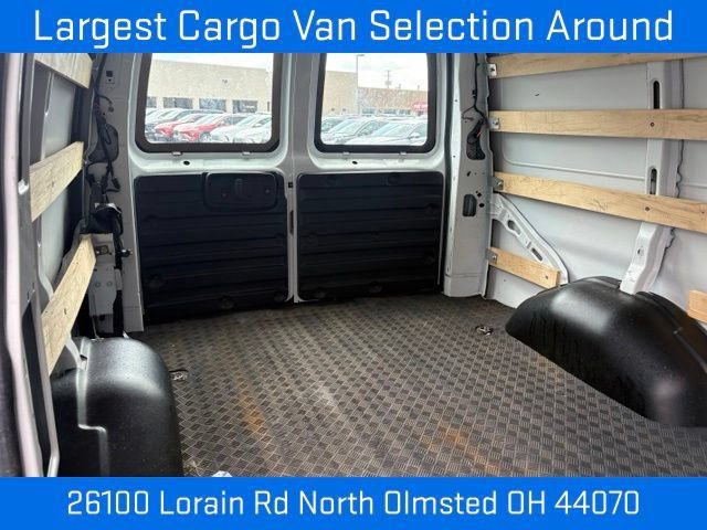 Used 2025 GMC Savana 2500 w/ Driver Convenience Package RWD image 12