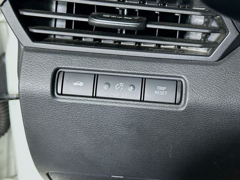 Used 2022 Nissan Altima 2.5 SR w/ Midnight Edition Package FWD image 17