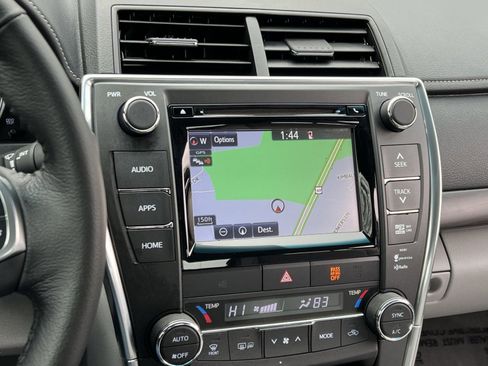 Used 2015 Toyota Camry XLE image 18