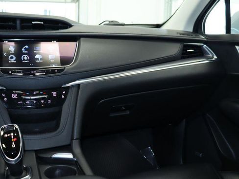 Used 2017 Cadillac XT5 Premium Luxury w/ Driver Assist Package AWD/4WD image 26