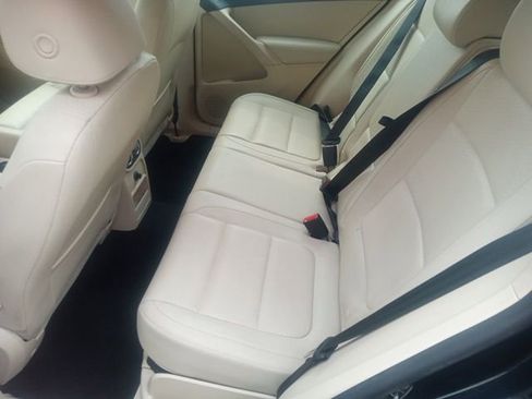 Used 2017 Volkswagen Tiguan S image 11