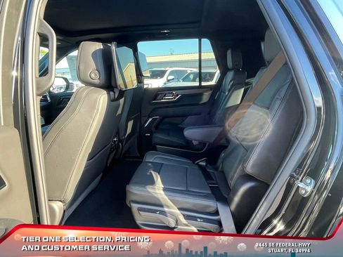 New 2026 GMC Yukon Denali w/ Denali Reserve Package image 11