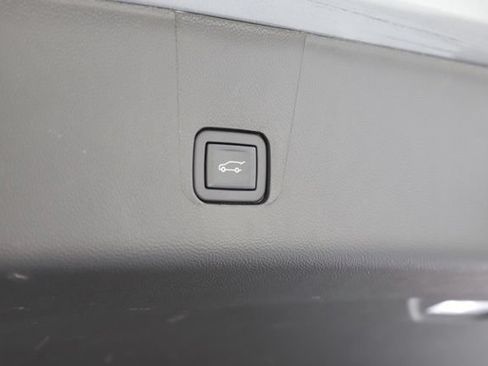 Used 2023 Chevrolet Traverse RS AWD/4WD image 4