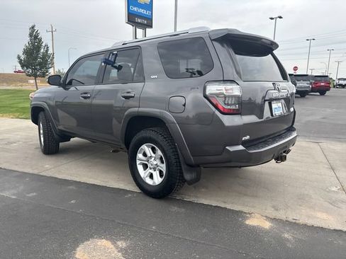 Used 2016 Toyota 4Runner SR5 Premium AWD/4WD image 5