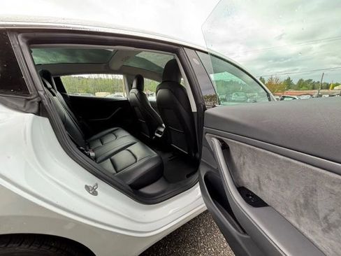 Used 2018 Tesla Model 3 Mid Range image 21