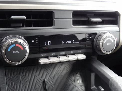 Used 2025 Toyota Tacoma TRD Sport AWD/4WD image 24