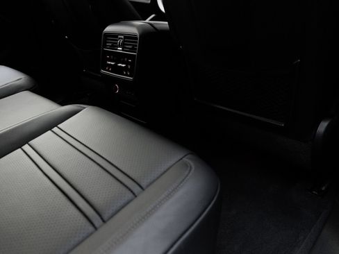 Certified 2026 Porsche Cayenne Coupe AWD/4WD image 36