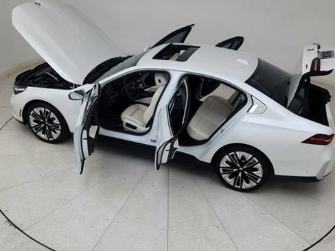 Used 2026 BMW 540i xDrive image 85