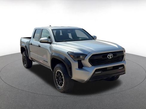 Used 2024 Toyota Tacoma TRD Off-Road image 3