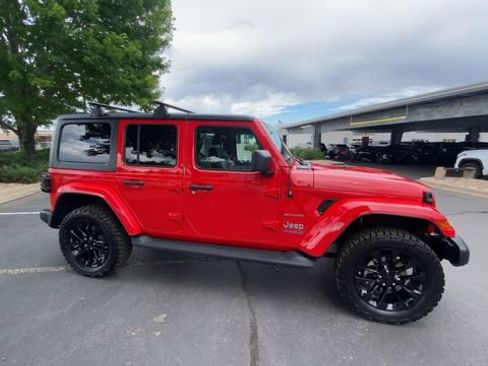 Used 2021 Jeep Wrangler Unlimited Sahara w/ Cold Weather Group AWD/4WD image 9