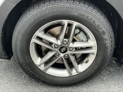 Used 2018 Hyundai Santa Fe Sport w/ 2.4L Value Package 02 FWD image 10
