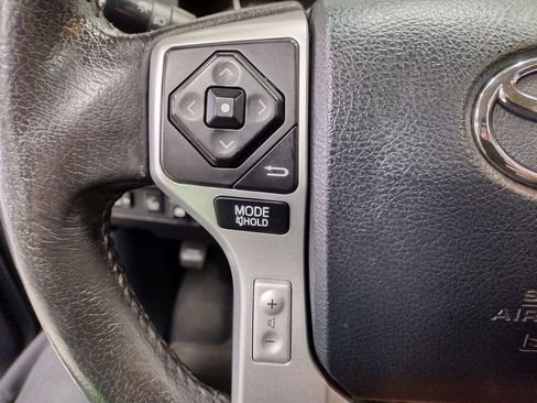 Used 2015 Toyota Tundra 1794 Edition image 32