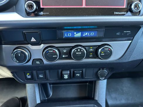 Used 2021 Toyota Tacoma SR5 w/ Technology Package AWD/4WD image 29