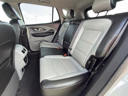 Used 2024 GMC Terrain SLT w/ Infotainment Package II image 13