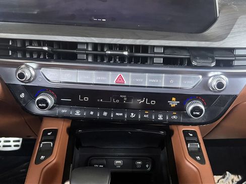 Used 2025 Kia Telluride SX Prestige X-Pro AWD/4WD image 35