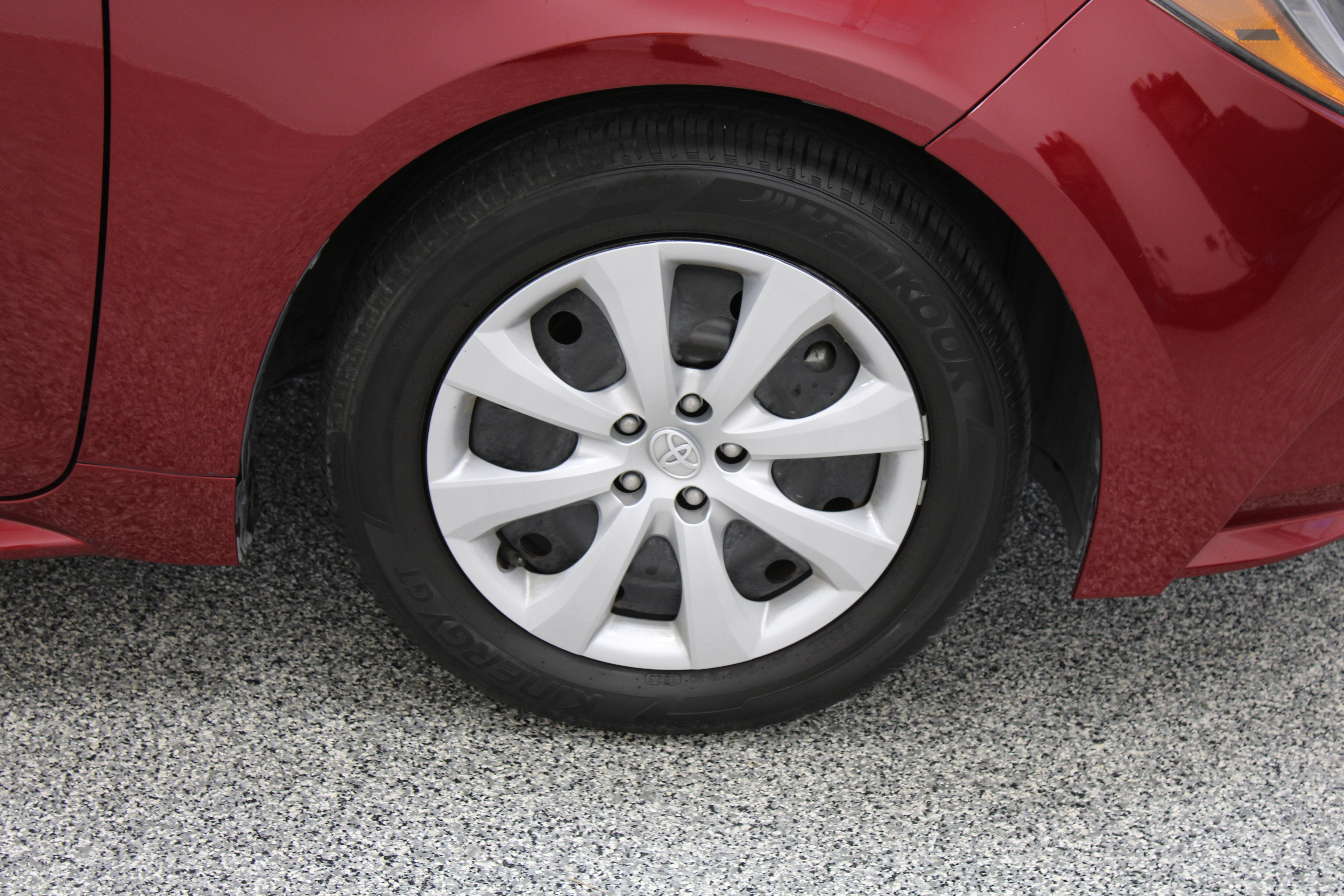 Used 2023 Toyota Corolla LE FWD image 5