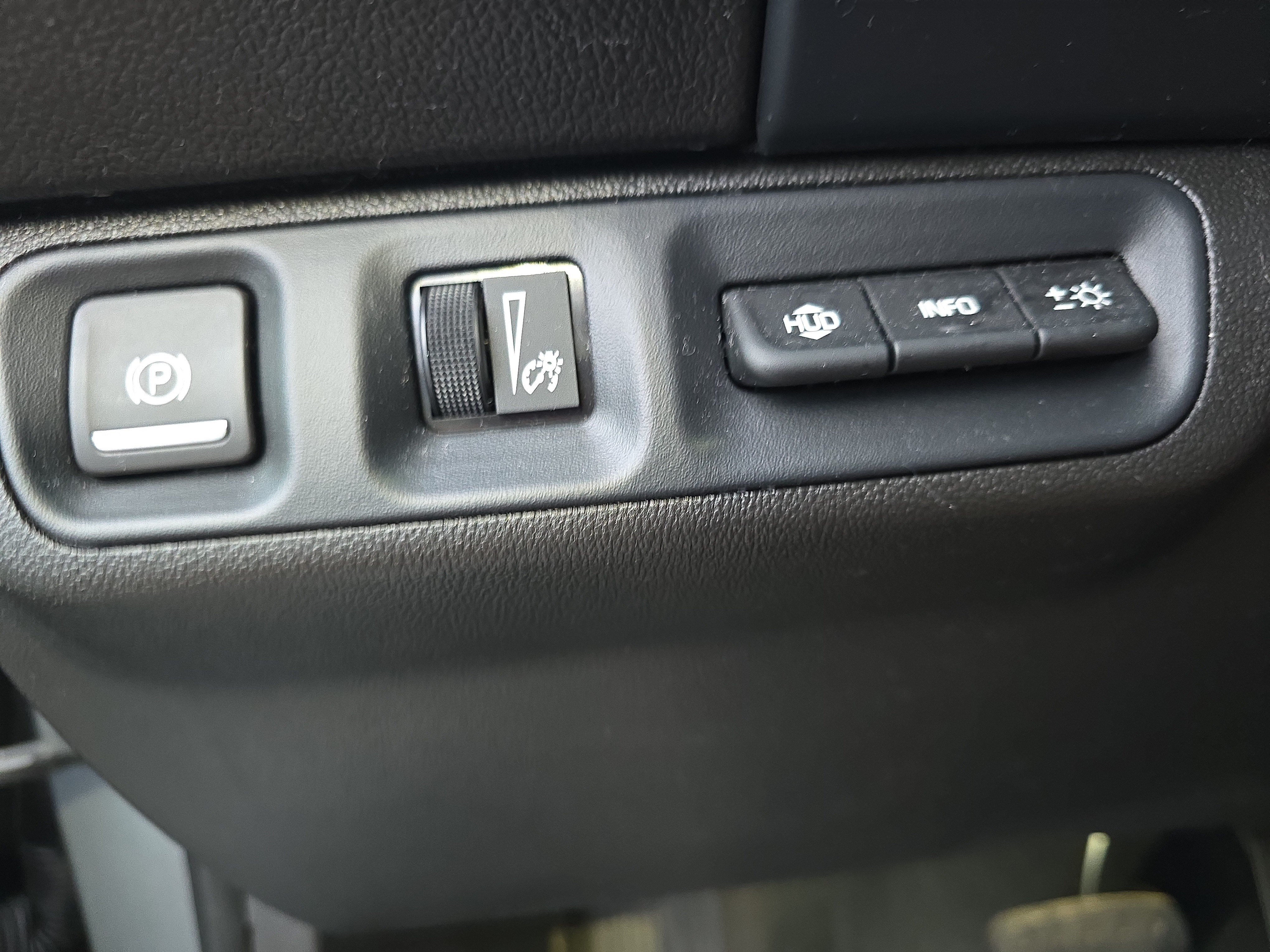 Used 2023 GMC Acadia Denali w/ Denali Technology Package AWD/4WD image 26