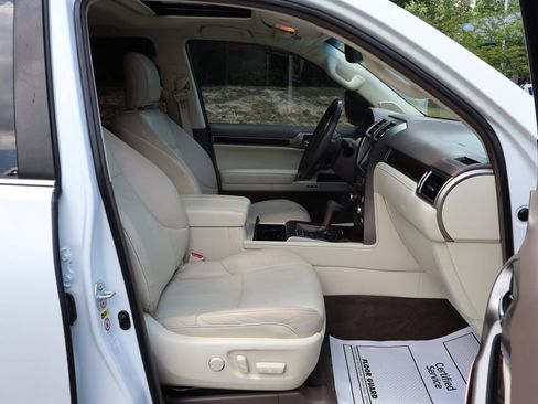 Used 2019 Lexus GX 460 Premium w/ Premium Package AWD/4WD image 27