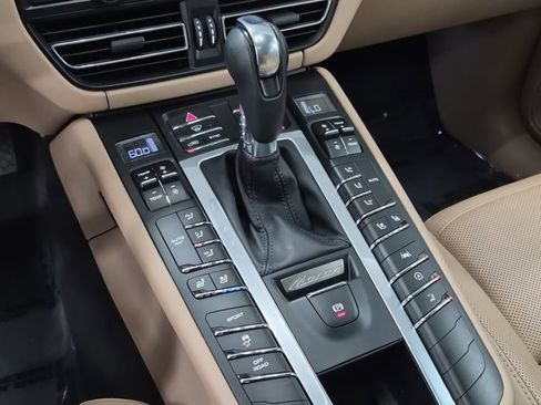 Used 2021 Porsche Macan S image 33