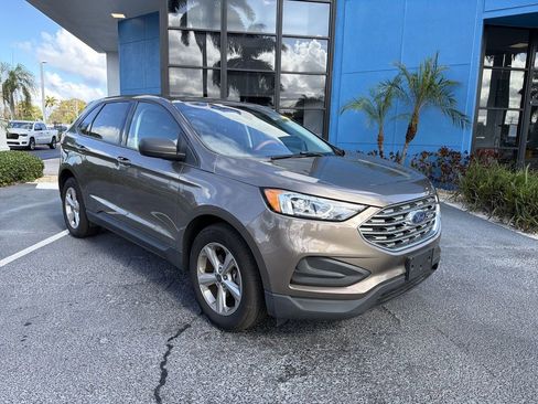 Used 2019 Ford Edge SE FWD image 2
