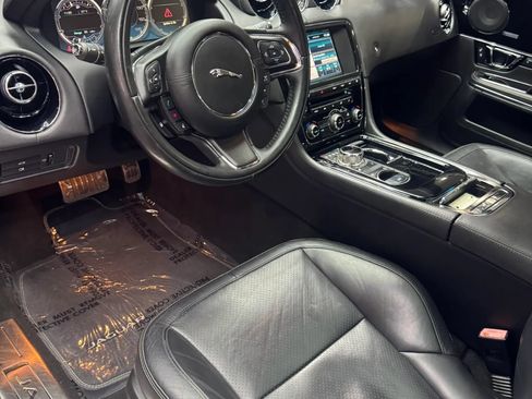Used 2015 Jaguar XJ RWD image 15