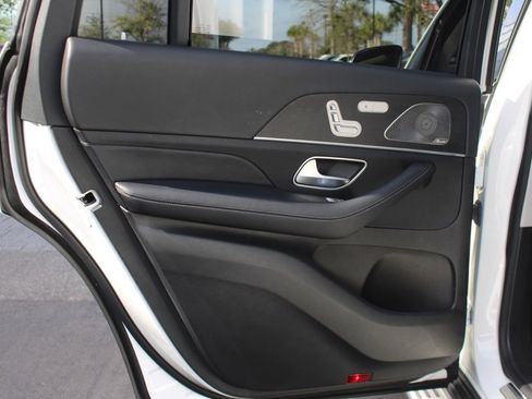 Certified 2023 Mercedes-Benz GLS 580 4MATIC image 28